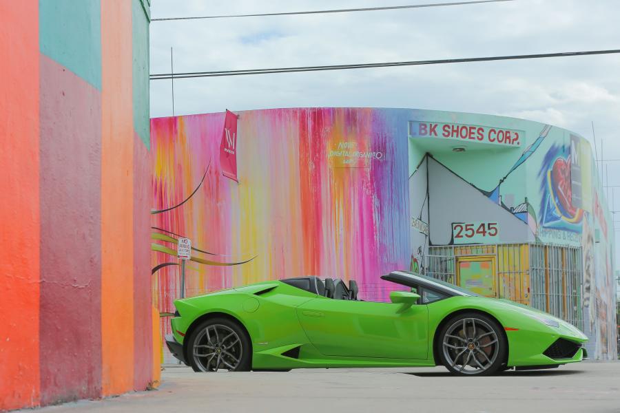  Lamborghini Huracan LP610-4 Spyder 2015 года  (NA) (фото 4 из 19)